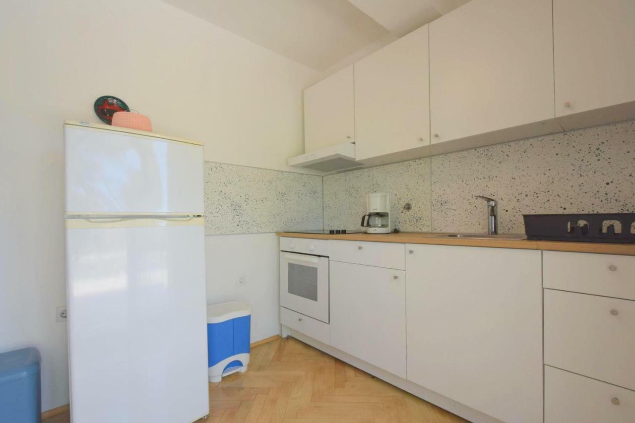 Apartments Jadanec Malinska Eksteriør billede
